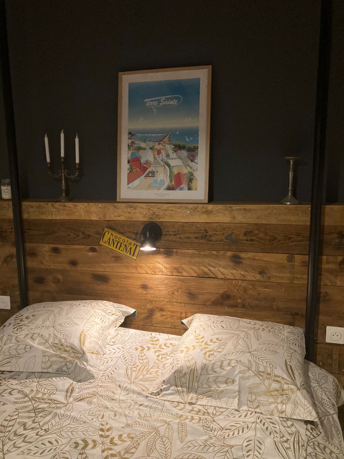 Comme dans le reste de la villa, la décoration a été conçue par les propriétaires.